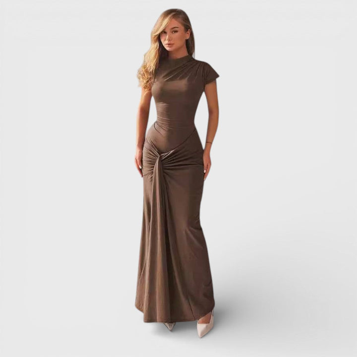 Elara - Schickes braunes Abend-Maxikleid mit Drapiertem Ausschnitt