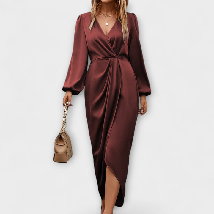 Nora - Fluide Schokoladen-Wickelkleid