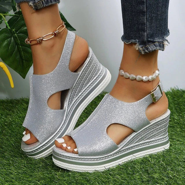 Anita – Entspannte Keilsandalen