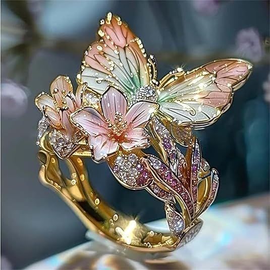 Glänzender Schmetterlingsring aus Natur mit Zirkonia