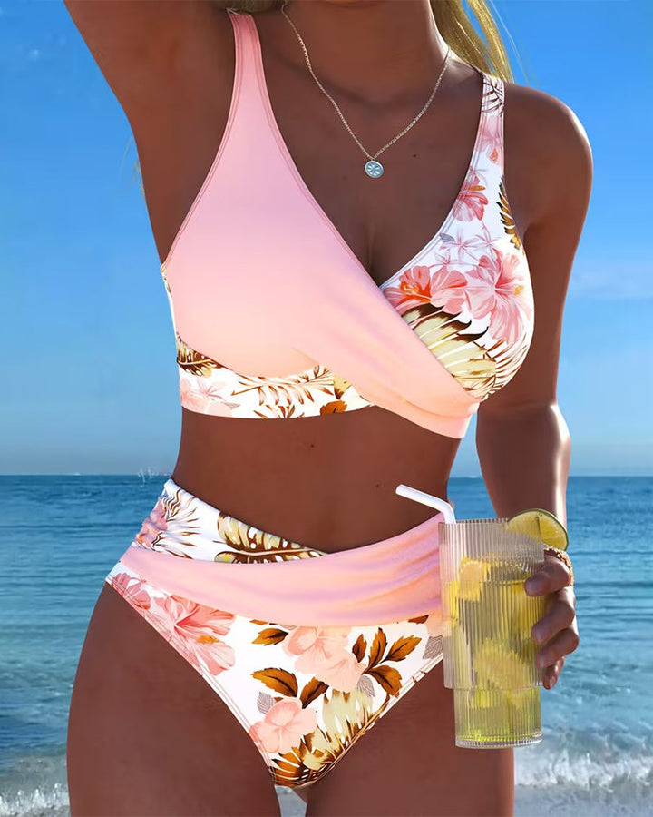 Bikini mit kontrastierendem Blumenmuster und Schlitz
