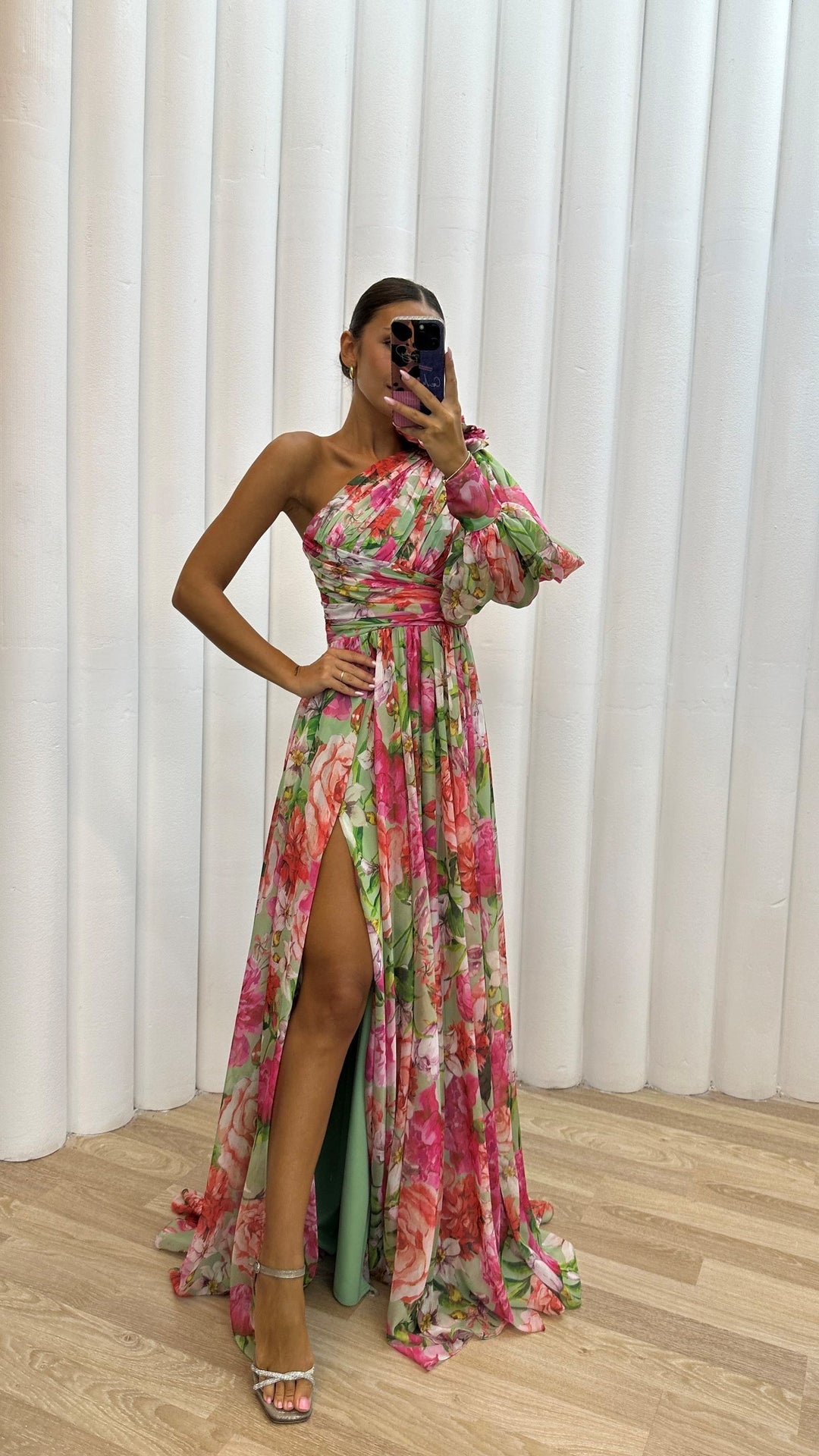 Whitney - Elegantes und Fliessendes Kleid