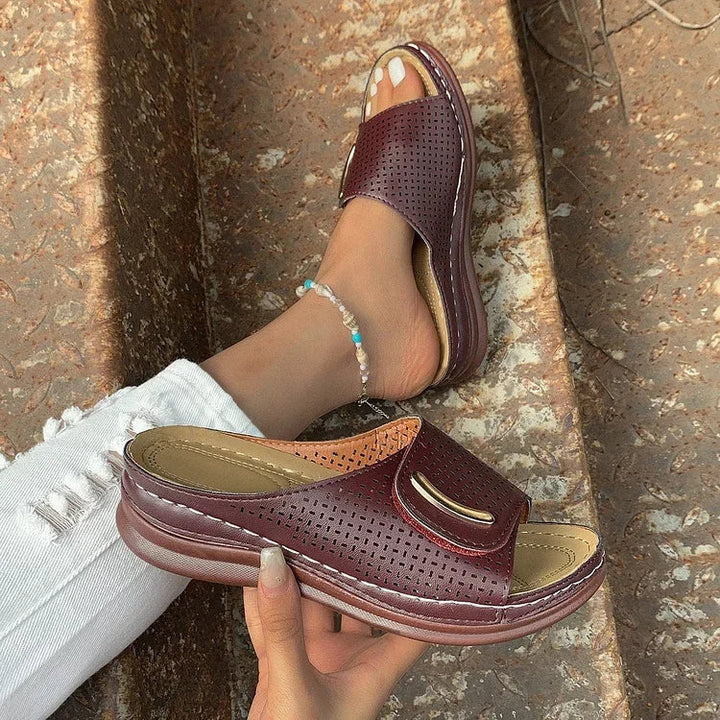 Lara – Klassische Urban Sandalen