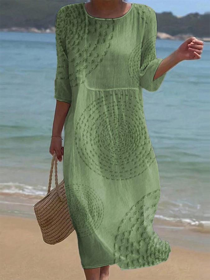 Besticktes Kleid in mehreren Farben