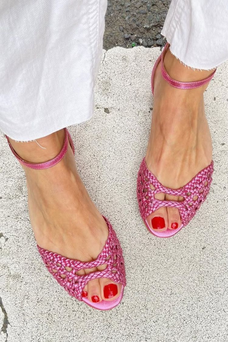 Eliane | Goldene Sandalen mit Flechtdesign