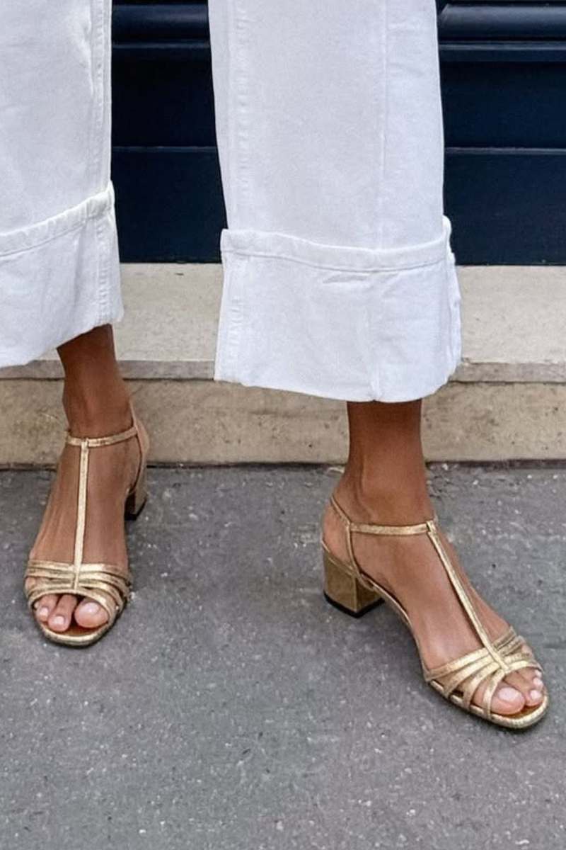 Ladina | Goldene Alltagssandaletten