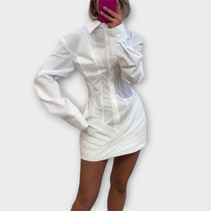 Indie - Langärmliges weisses plissiertes Hemdkleid