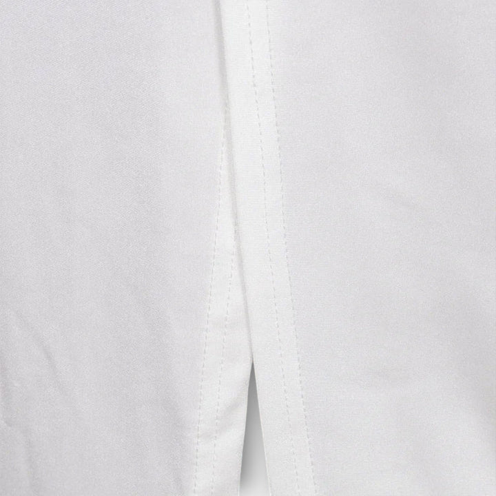 Selah - Weisses Langarmkleid mit Taillenausschnitt und Strassakzenten