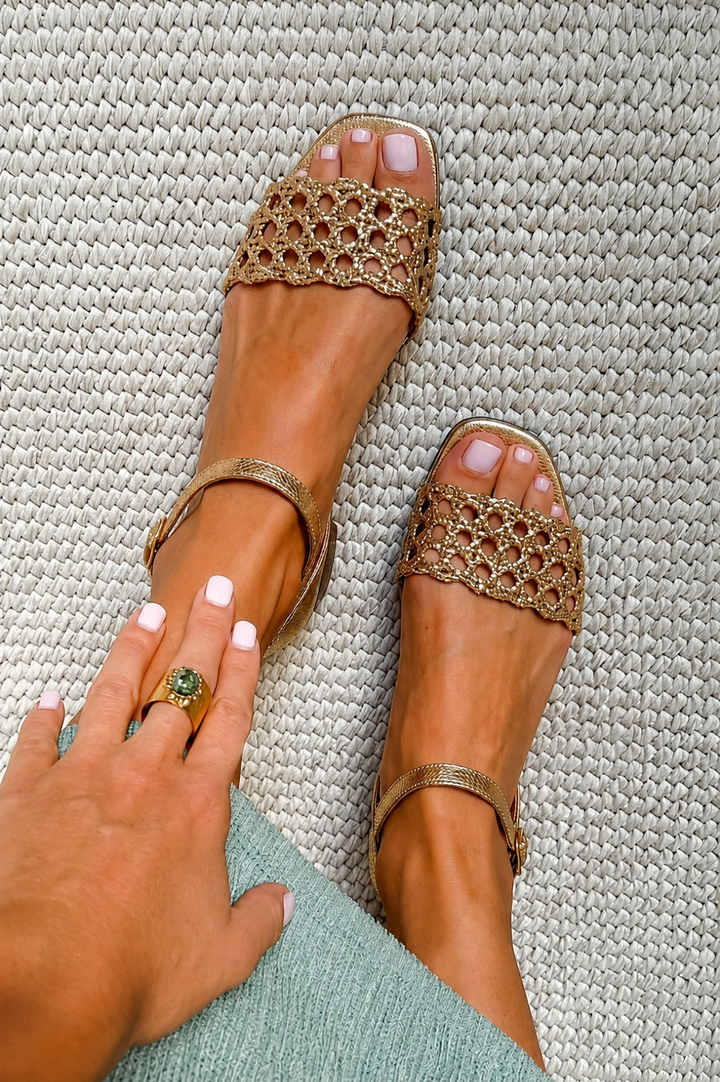 Lara | Goldene Flechtsandalen