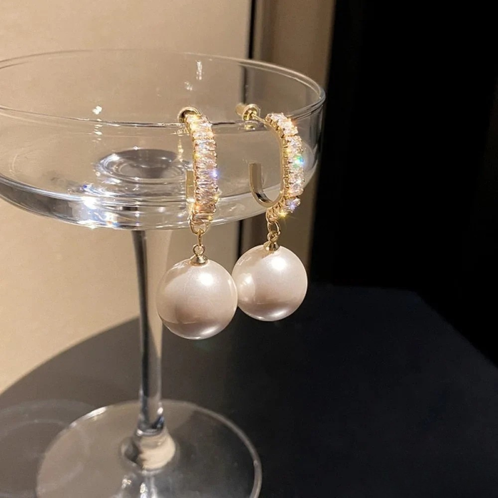 Elegante Ohrringe mit Perlen-Akzenten