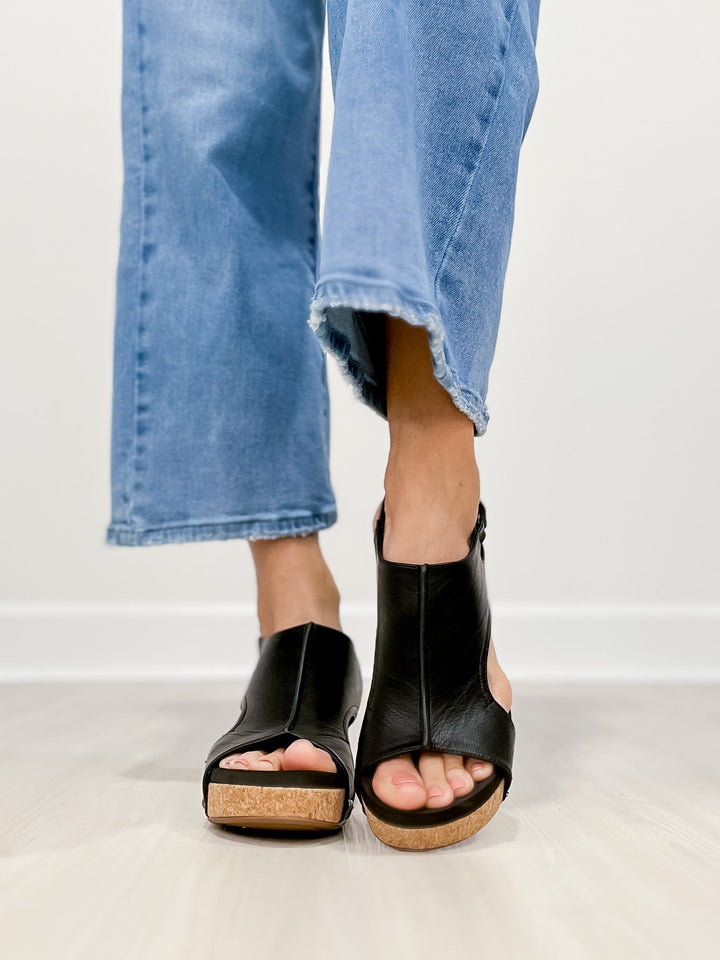 Laura | Keilsandalette