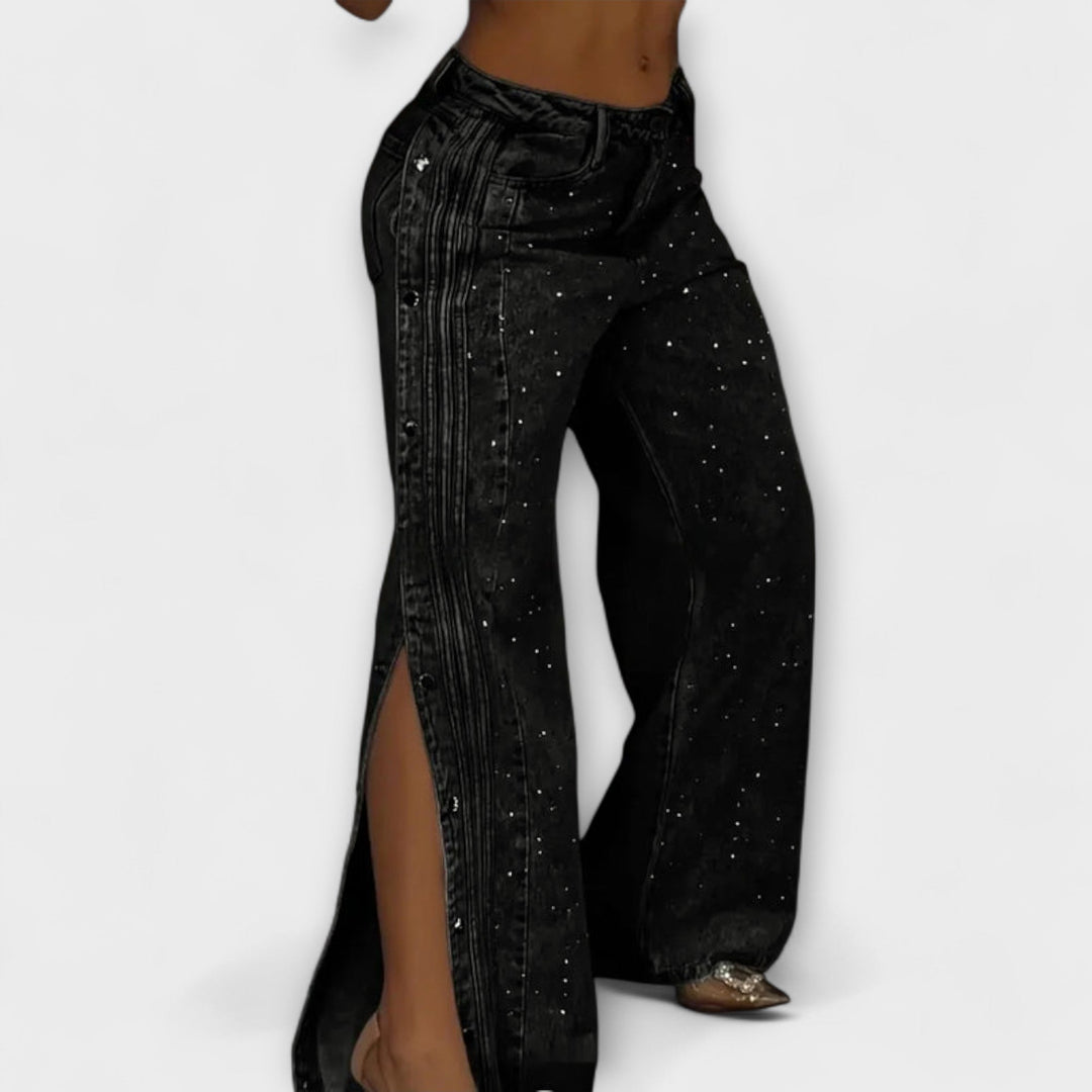 Nola - Mit Strass verzierten High-Waisted Jeans mit seitlichen Knöpfen