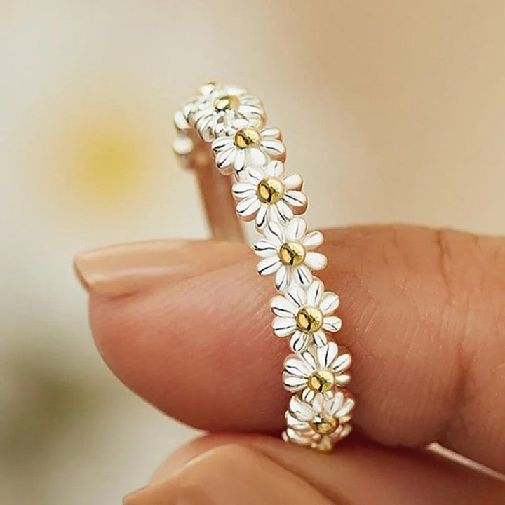 Verstellbarer Ring mit handgemaltem Gänseblümchen