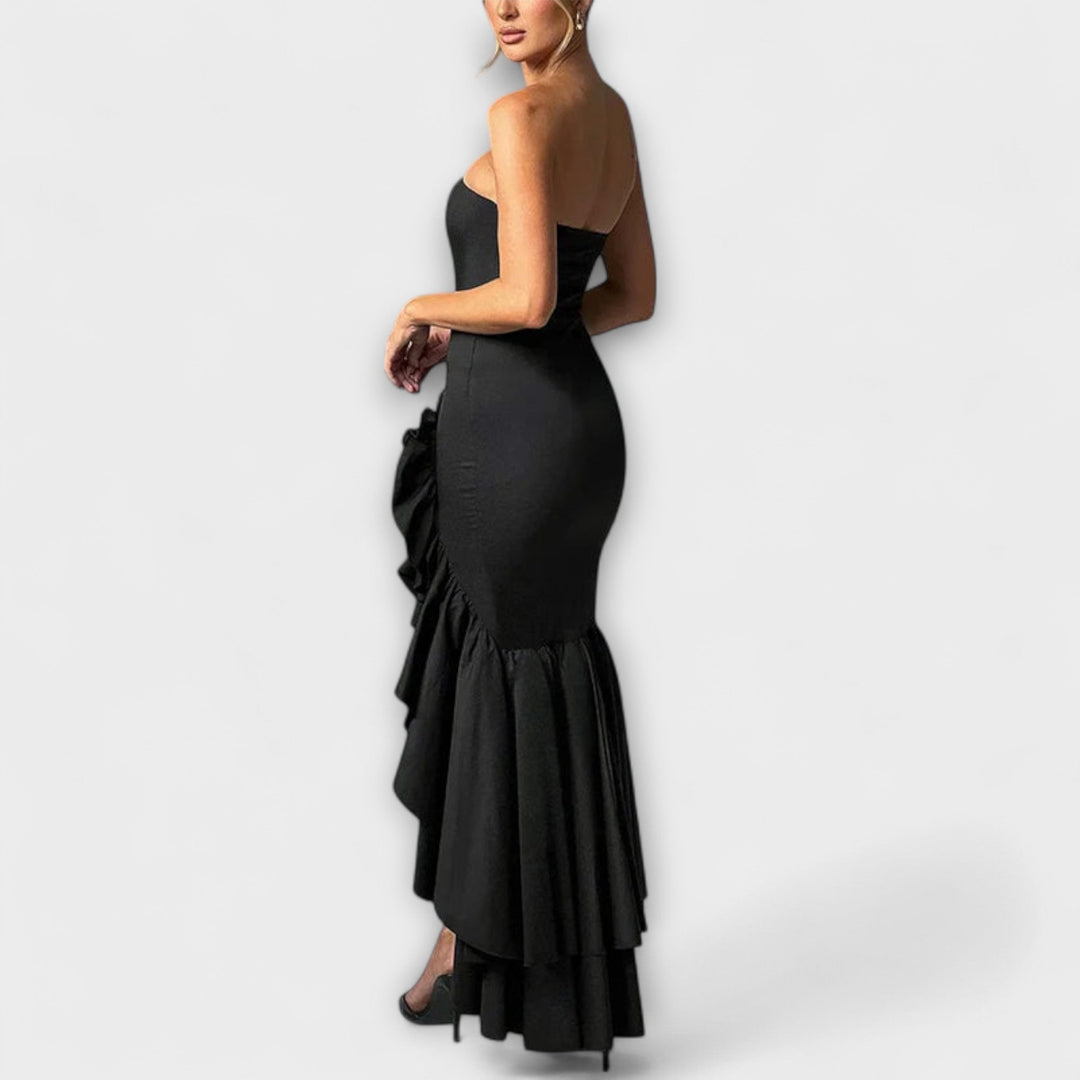 Zuri - Off-Shoulder Slim Fit Maxikleid mit asymmetrischem Saum