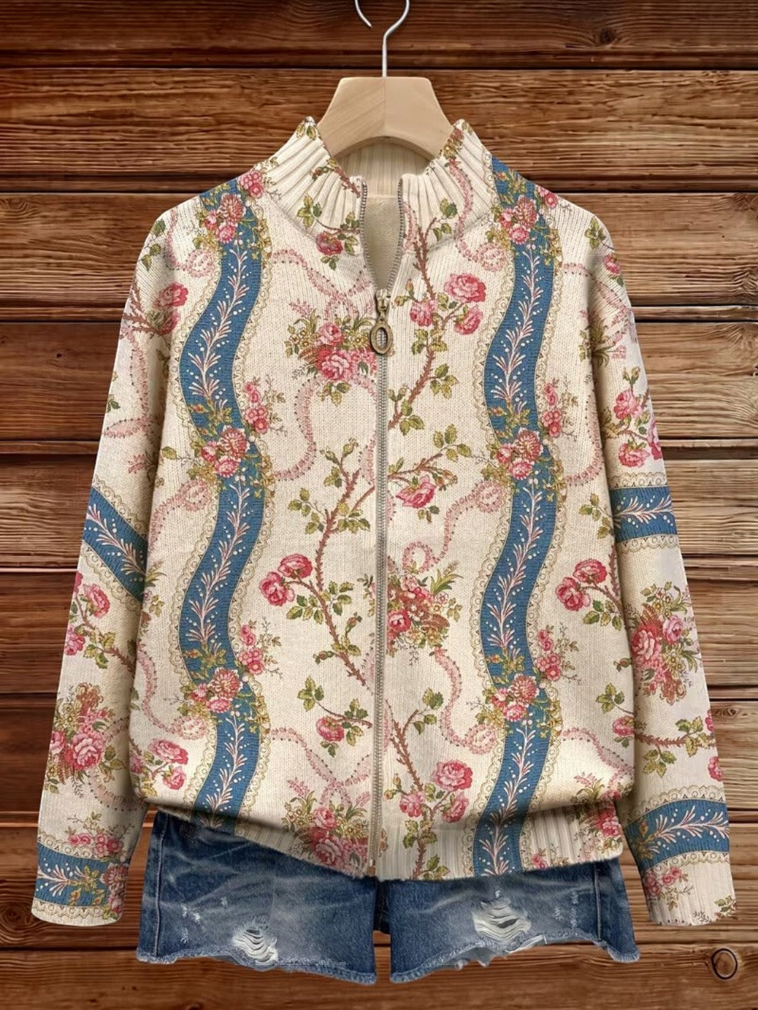 Alicia | Strickjacke mit Rosenranken-Muster