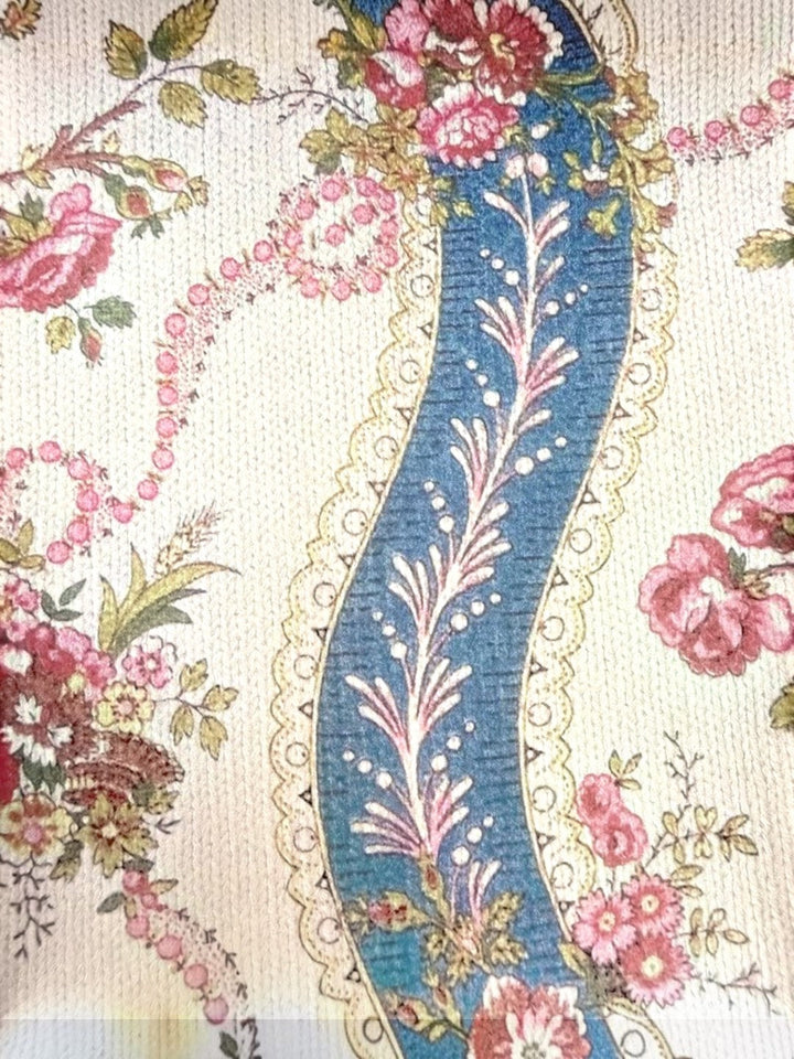 Alicia | Strickjacke mit Rosenranken-Muster